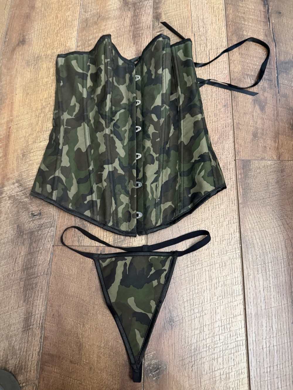 Camo Print Corset - Picture 2 of 8
